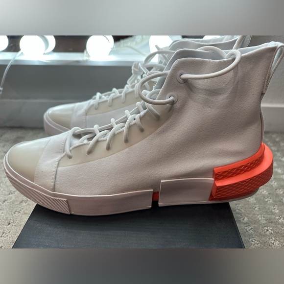 Converse high tops - new and never worn - Picture 7 of 11